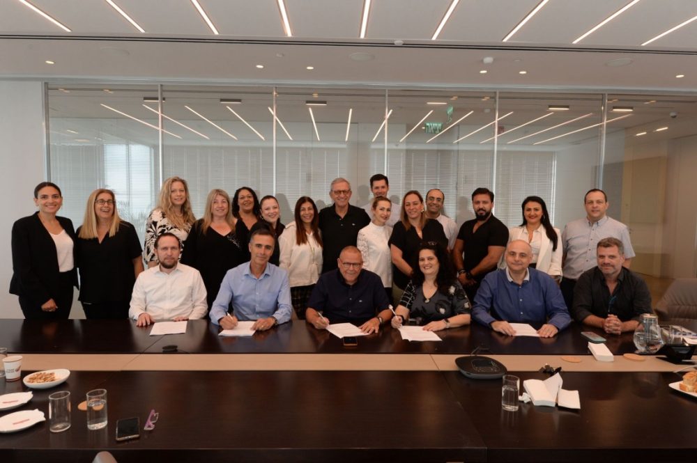 Wage Supplements and Grants A Collective Agreement for Menora